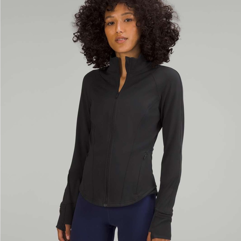 Black lululemon instill jacket size 6